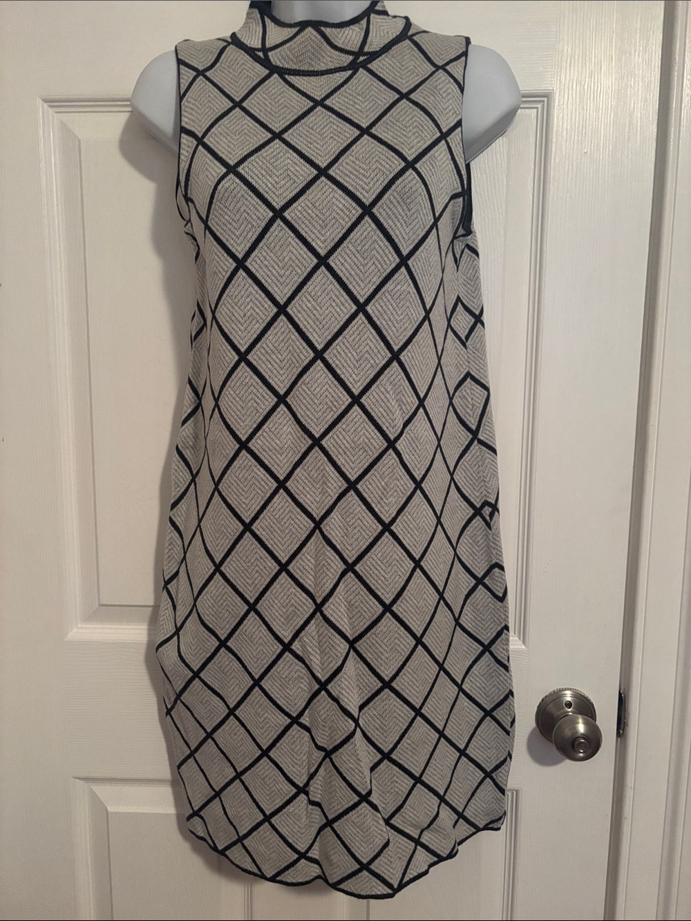Romeo & Juliet Couture sleeveless dress